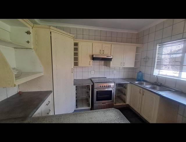 3 BEDROOM HOUSE FOR SALE IN THREE RIVERS